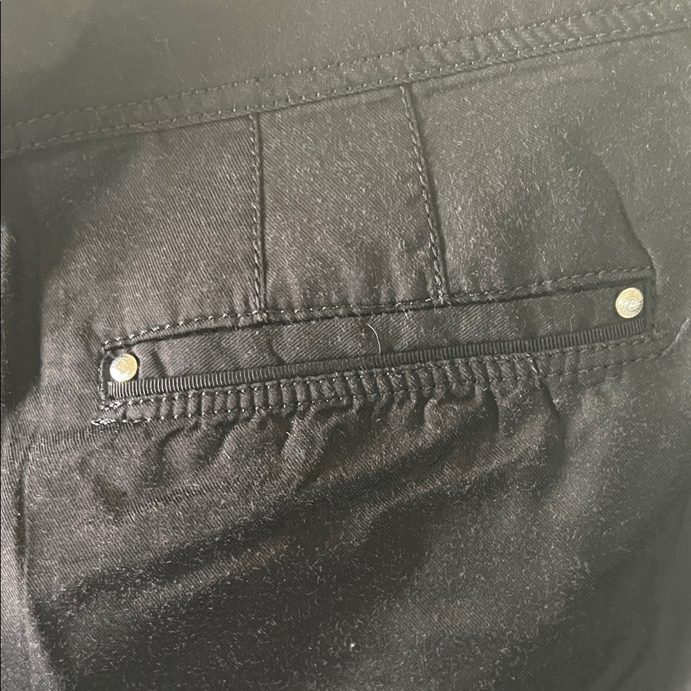 White House Black Market Women's Black Cargo Shorts - Picture 13 of 13